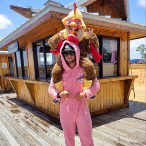 Meet your Posher, Pender